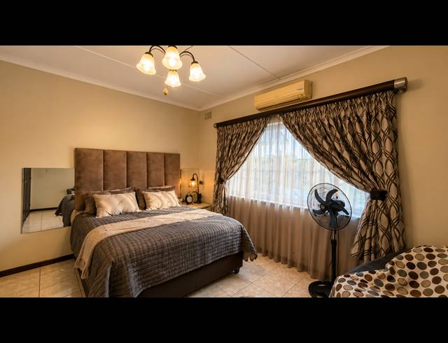 4 BEDROOM FREESTANDING FOR SALE IN BEREA WEST